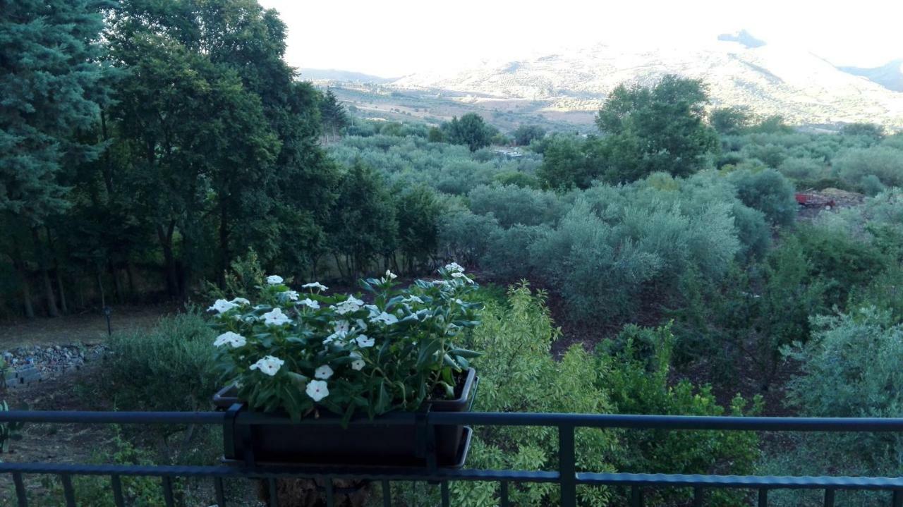 L'Opuntia Sul Lago Caccamo Eksteriør billede